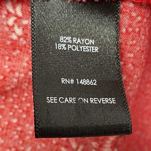 Torrid Red Paisley Print Tank With Buttons - Adjustable Shoulder Straps - Size 2 - Picture 7 of 11